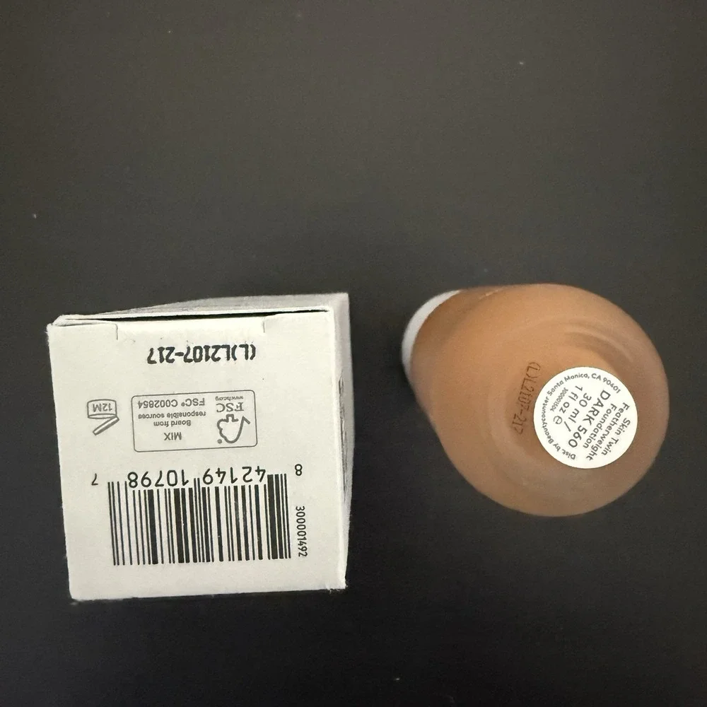 BEAUTYCOUNTER -SHADE: DARK 560- Skin Twin Featherweight Plumping Foundation-NEW!